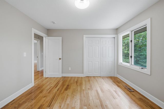 26 Old Manchester Road, Amherst, NH 03031