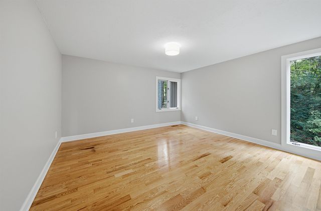 26 Old Manchester Road, Amherst, NH 03031