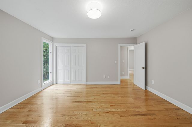 26 Old Manchester Road, Amherst, NH 03031