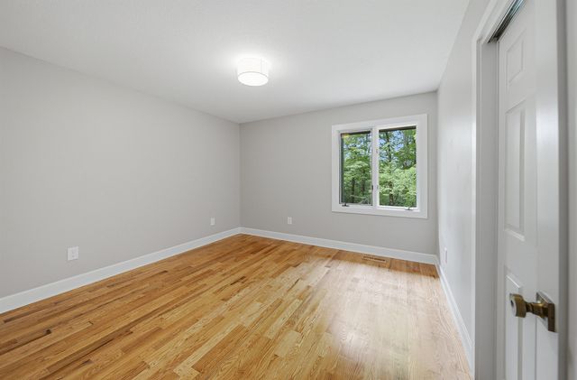 26 Old Manchester Road, Amherst, NH 03031