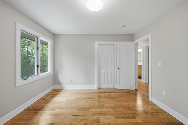 26 Old Manchester Road, Amherst, NH 03031