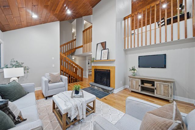 26 Old Manchester Road, Amherst, NH 03031