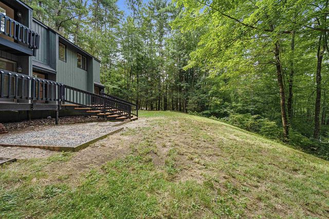 26 Old Manchester Road, Amherst, NH 03031