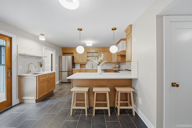 26 Old Manchester Road, Amherst, NH 03031