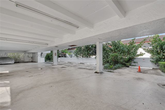 1114 S Douglas Rd 4, Coral Gables, FL 33134
