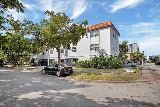 1114 S Douglas Rd 4, Coral Gables, FL 33134