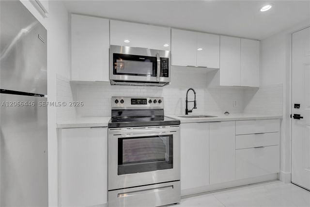 1114 S Douglas Rd 4, Coral Gables, FL 33134