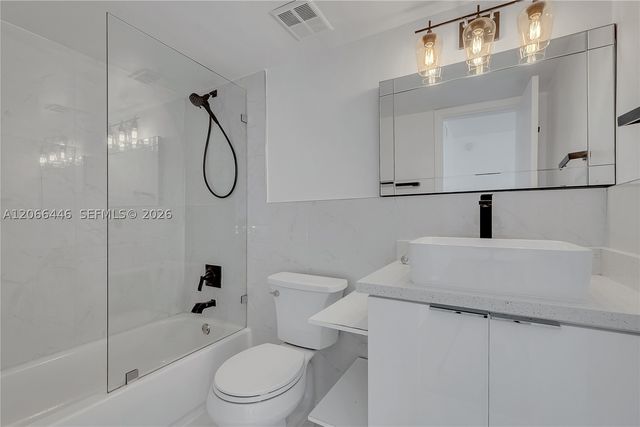 1114 S Douglas Rd 4, Coral Gables, FL 33134