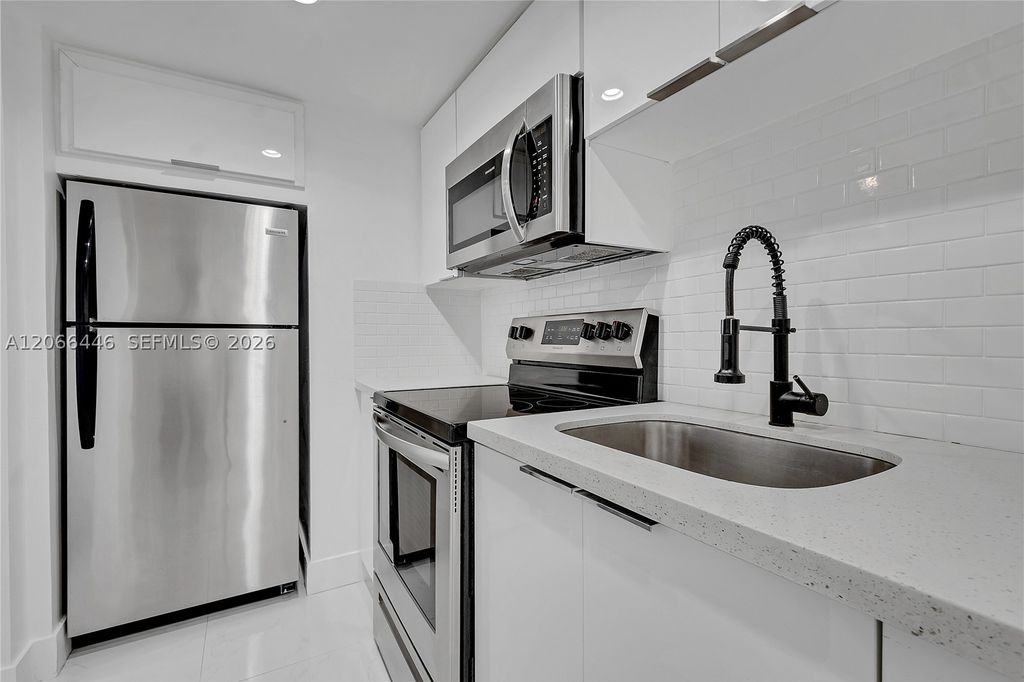 1114 S Douglas Rd 4, Coral Gables, FL 33134