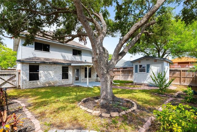 2710 Victoria Park Dr, Corpus Christi, TX 78414