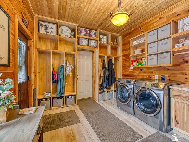 6901 Summerfield Road, Petersburg, MI 49270