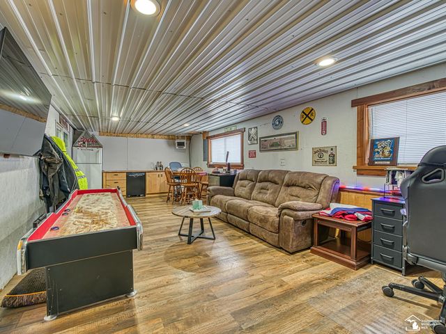 6901 Summerfield Road, Petersburg, MI 49270