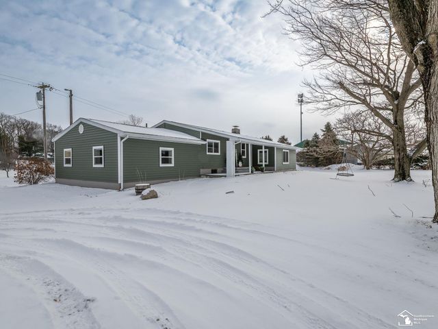 6901 Summerfield Road, Petersburg, MI 49270