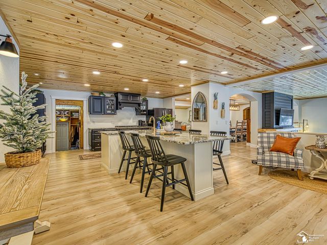 6901 Summerfield Road, Petersburg, MI 49270