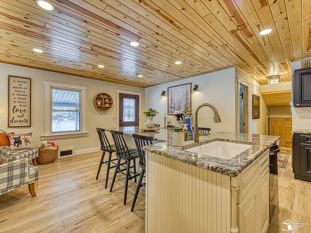 6901 Summerfield Road, Petersburg, MI 49270