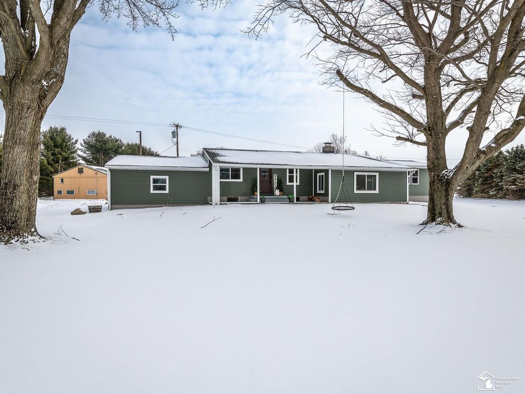 6901 Summerfield Road, Petersburg, MI 49270