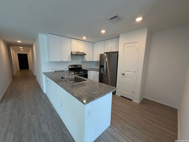 5818 seaside mnr, Converse, TX 78109