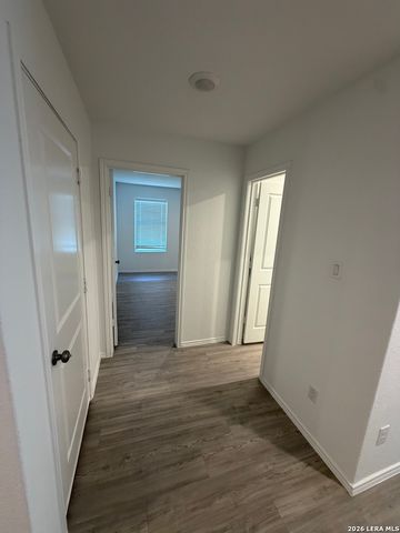 5818 seaside mnr, Converse, TX 78109