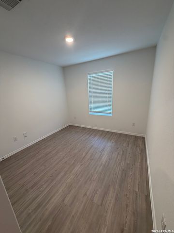5818 seaside mnr, Converse, TX 78109