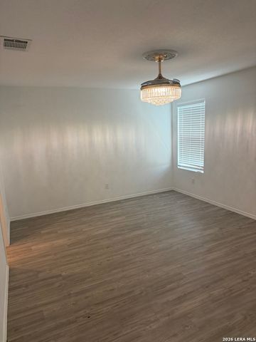 5818 seaside mnr, Converse, TX 78109