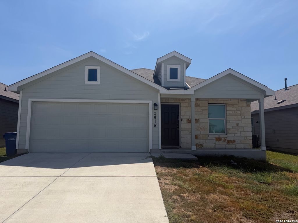 5818 seaside mnr, Converse, TX 78109