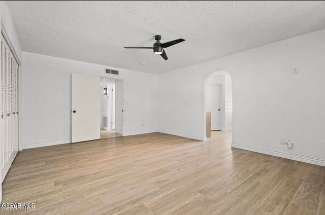 5233 White Oak Drive, El Paso, TX 79932