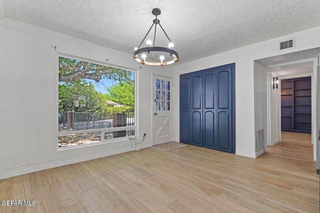 5233 White Oak Drive, El Paso, TX 79932