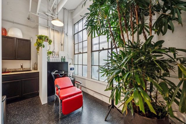 958 28th St. 2825B, Oakland, CA 94608