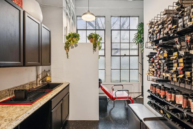 958 28th St. 2825B, Oakland, CA 94608