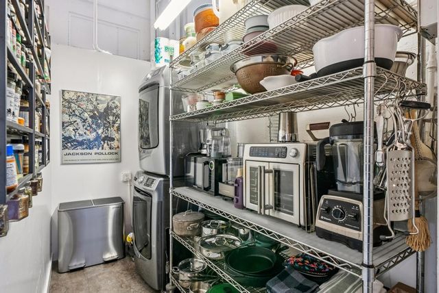 958 28th St. 2825B, Oakland, CA 94608