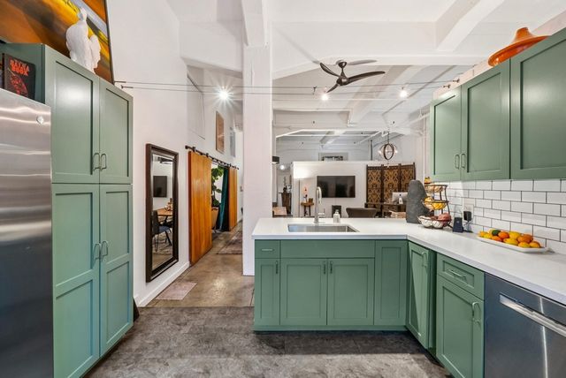 958 28th St. 2825B, Oakland, CA 94608