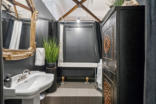 958 28th St. 2825B, Oakland, CA 94608