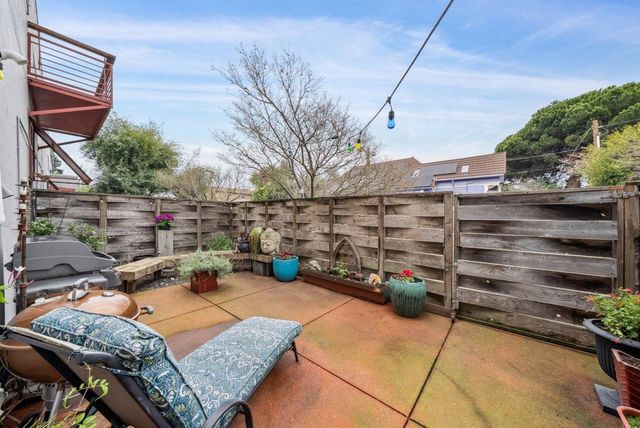 958 28th St. 2825B, Oakland, CA 94608