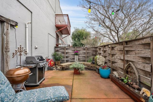 958 28th St. 2825B, Oakland, CA 94608