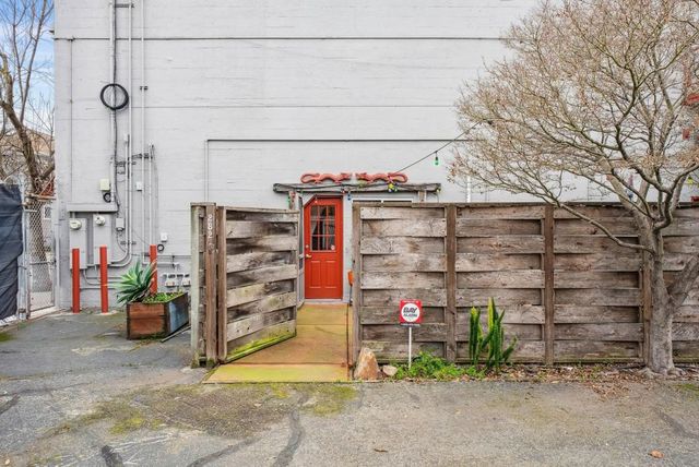 958 28th St. 2825B, Oakland, CA 94608