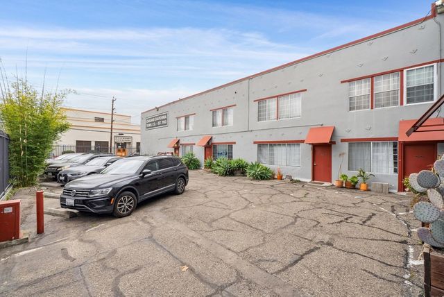 958 28th St. 2825B, Oakland, CA 94608