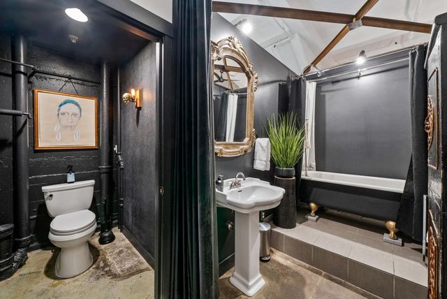 958 28th St. 2825B, Oakland, CA 94608