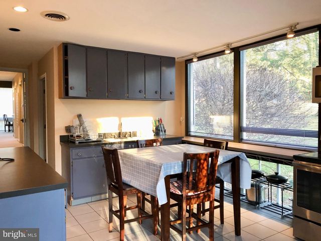 20 BATTLEBROOK LN, Princeton, NJ 08540
