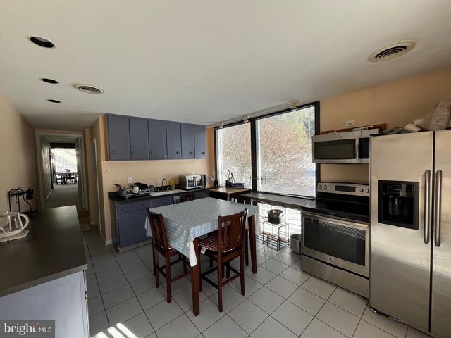 20 BATTLEBROOK LN, Princeton, NJ 08540