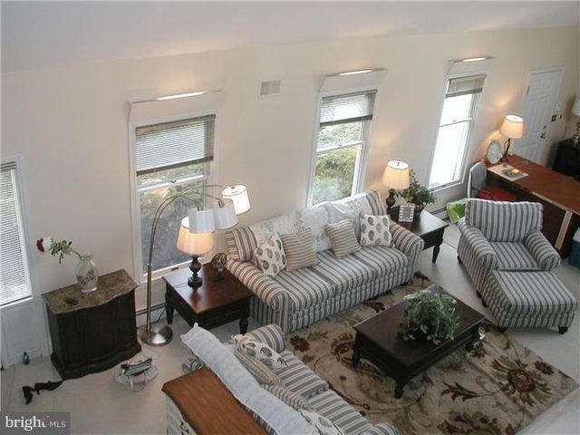 20 BATTLEBROOK LN, Princeton, NJ 08540