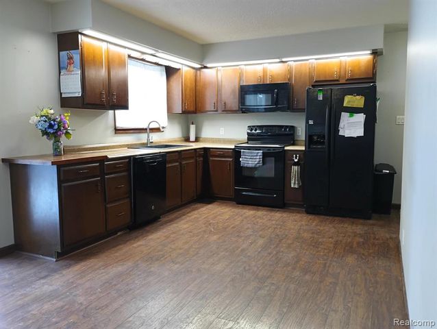 4375 Fish Lake Road, North Branch, MI 48461