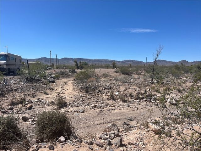 1 & 16 W Chinle Drive, Golden Valley, AZ 86413