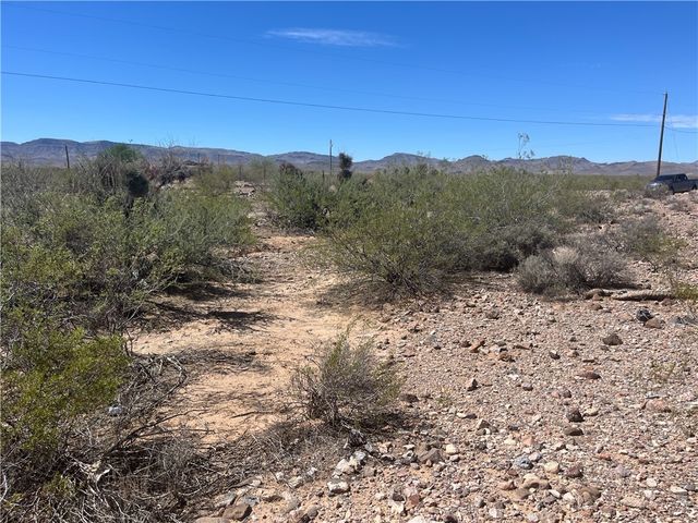 1 & 16 W Chinle Drive, Golden Valley, AZ 86413