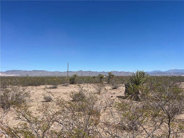 1 & 16 W Chinle Drive, Golden Valley, AZ 86413