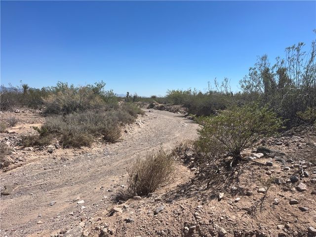 1 & 16 W Chinle Drive, Golden Valley, AZ 86413