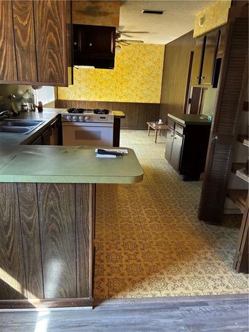 1018 E Samano E Street, Edinburg, TX 78539