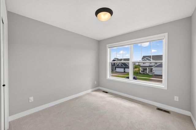 18333 Glacier Way, Lakeville, MN 55044