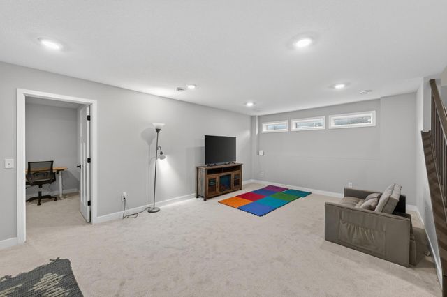 18333 Glacier Way, Lakeville, MN 55044