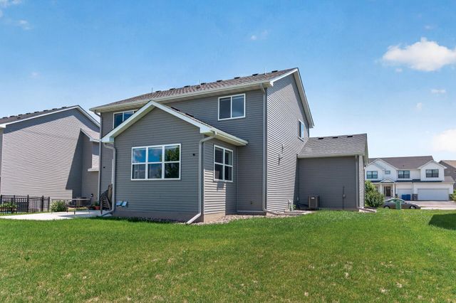 18333 Glacier Way, Lakeville, MN 55044