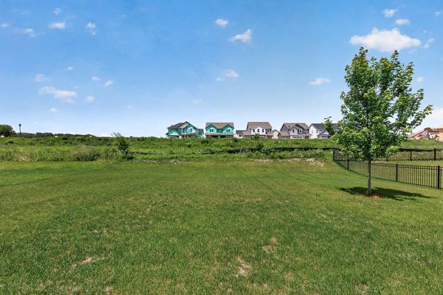 18333 Glacier Way, Lakeville, MN 55044